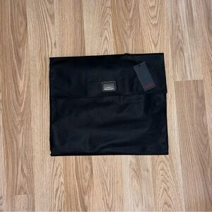 New With Tags Tumi Flat Black Medium Folding Pack for Travel